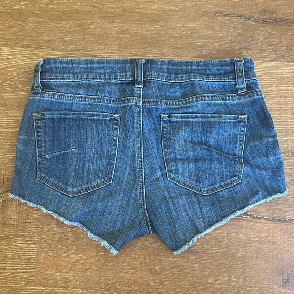ARITZIA | Talula low rise shorts - Picture 3 of 5